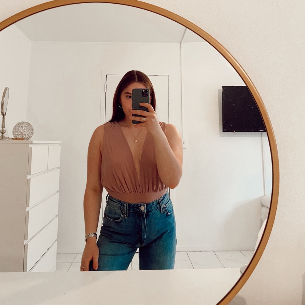 Mauve V-neck bodysuit, never worn!